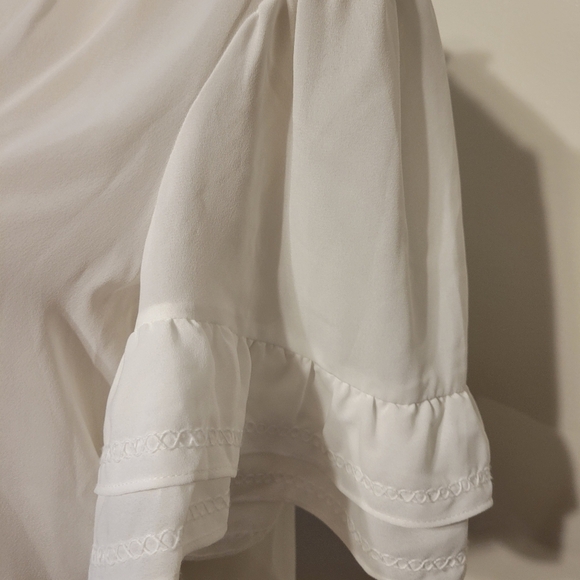 Max Stuido White Blouse Ruffled Sleeves Demure Business Causal Timeless NWT - Picture 3 of 7